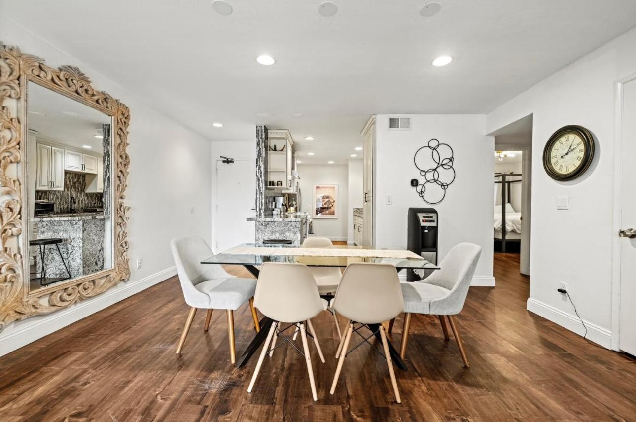 Elegant Hollywood Retreat - Spacious 2Br 2Ba Condo With Resort-Style Amenities Los Angeles Exterior photo